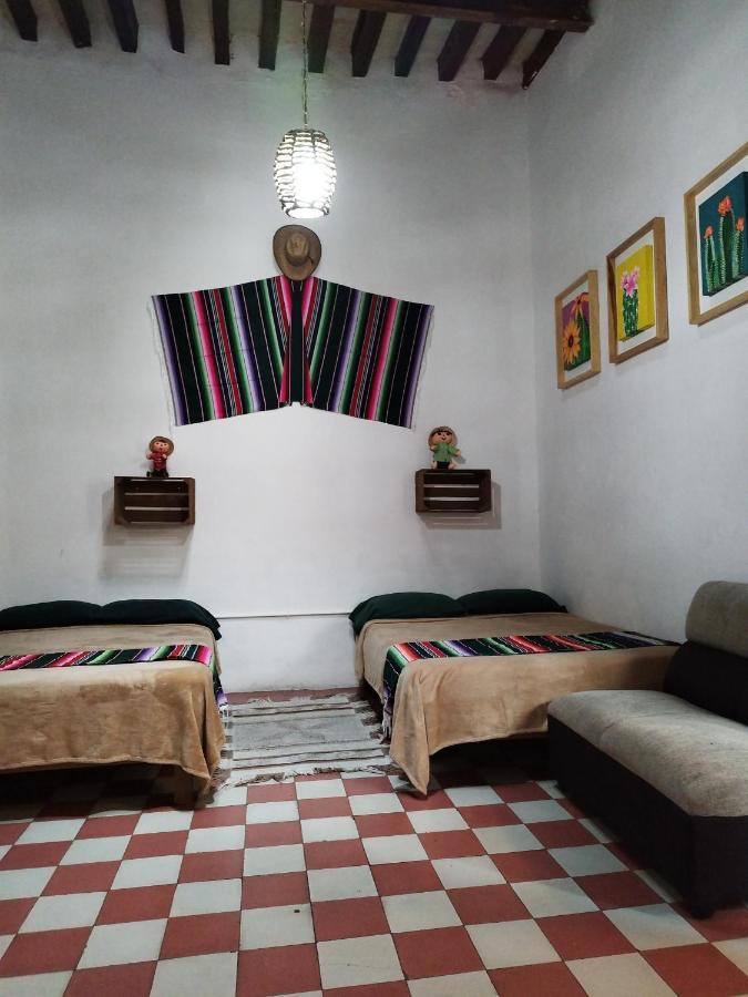 Lele Panchito Y Lavanda Juntos En El Centro Керетаро Экстерьер фото
